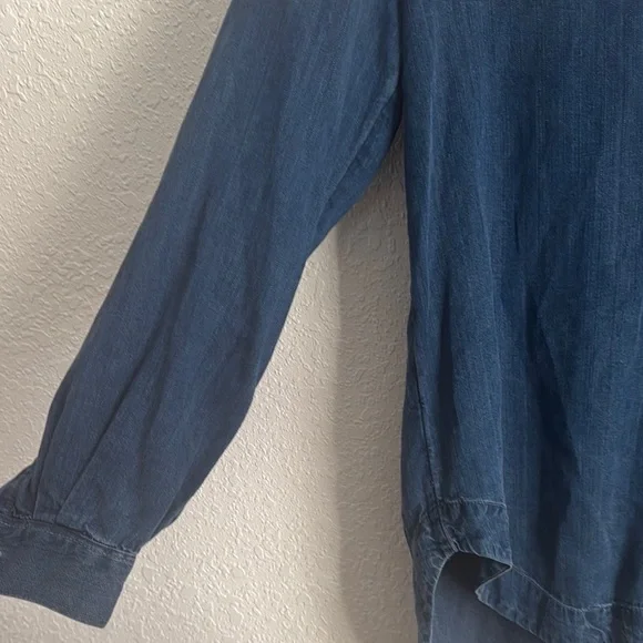LOFT Women's Dark Blue Button Down Shirt - Picture 4 of 4